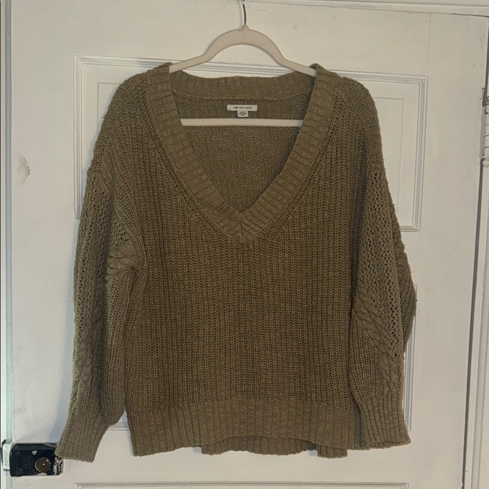 2 for $12 🎉 American Eagle Green V-Neck Sweater - Picture 3 of 11